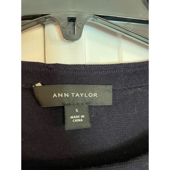 Ann Taylor navy scalloped eyelet hem sweater small - Picture 4 of 8